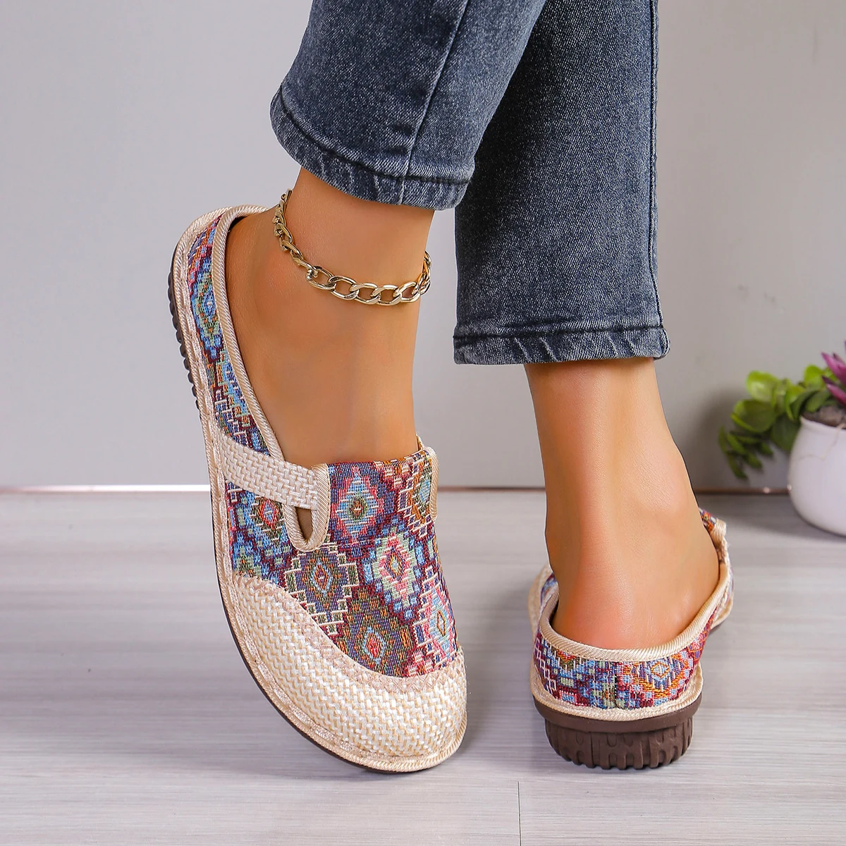 Women Bohemian Canvas Mule Sandals Ethnic Geometric Print Ultra‑Light Non‑Slip PU Sole Closed Toe Flat Slip‑On Casual Shoes