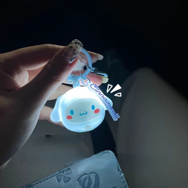 Sanrio Hello Kitty Lampu Led My Melody Cinnamoroll Gantungan Kunci Liontin Perhiasan Boneka Kuromi Rantai Hadiah Hari Valentine