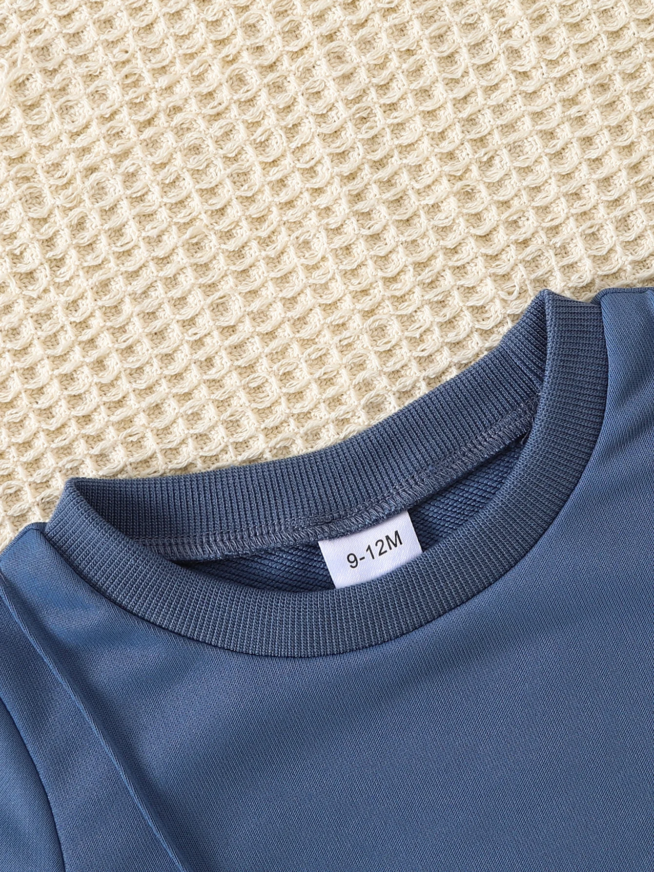 Baby Jungen 2-Teiliges Langarm-Sweatshirt-Set Lässiger Herbst-Winter-Stil Bequemes Zweiteiler-Outfit mit Sweatshirt und Hose – Detail 3