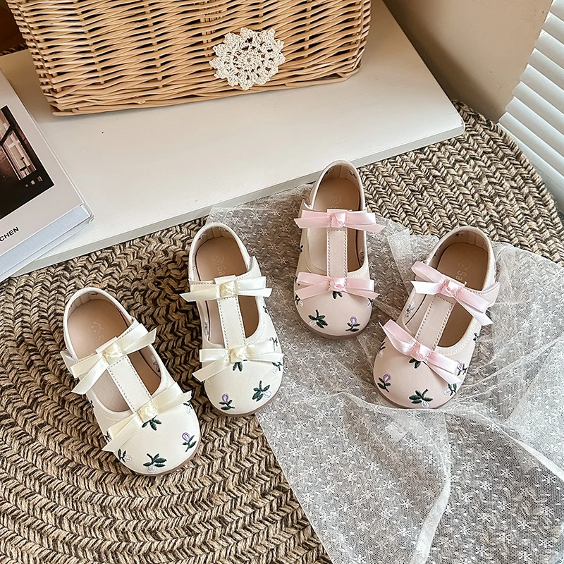 

Girls Flat Shoes T-strap Princess Style Kids Leather Shoes Round Toes 2026 New Fashion Children Dress Shoes with Sweet Bows