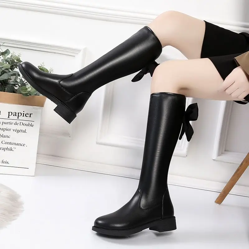 Winter Knee High Shaft Shoes for Woman Cute Footwear Black Elegant with Low Heels Long Kawaii Women\'s Boots Sale Spring 2024 New