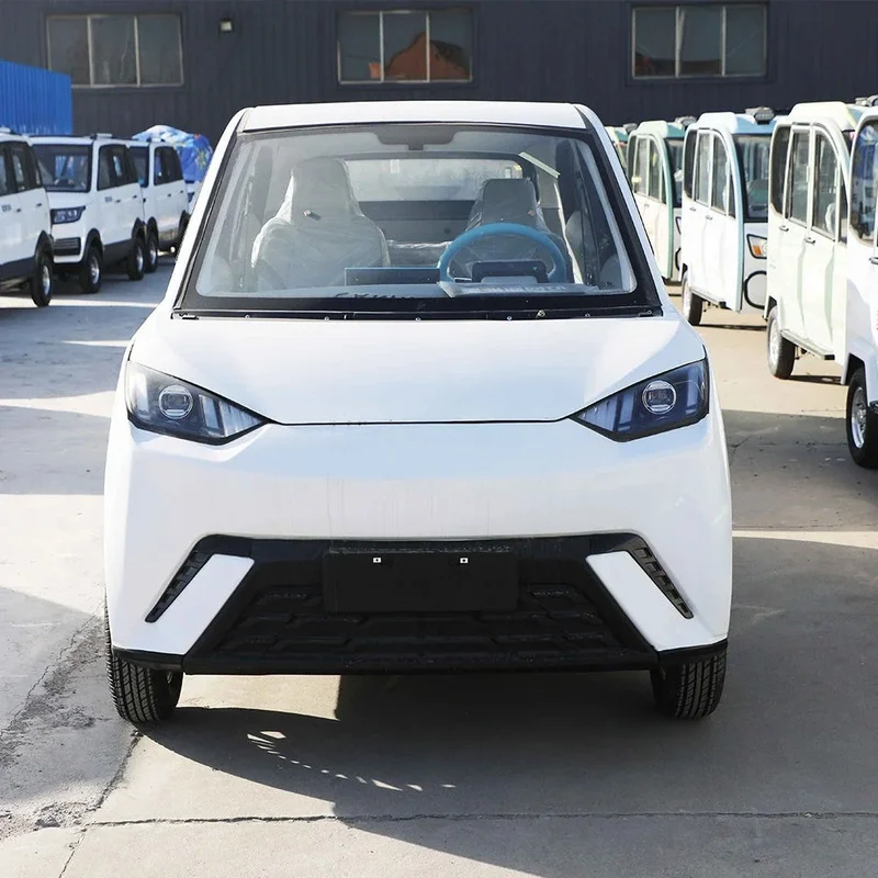 1500W 4-Seater EV Tricycle Conditioning Customized Color New Energy Vehicle 201-300km Range 110kWh Battery