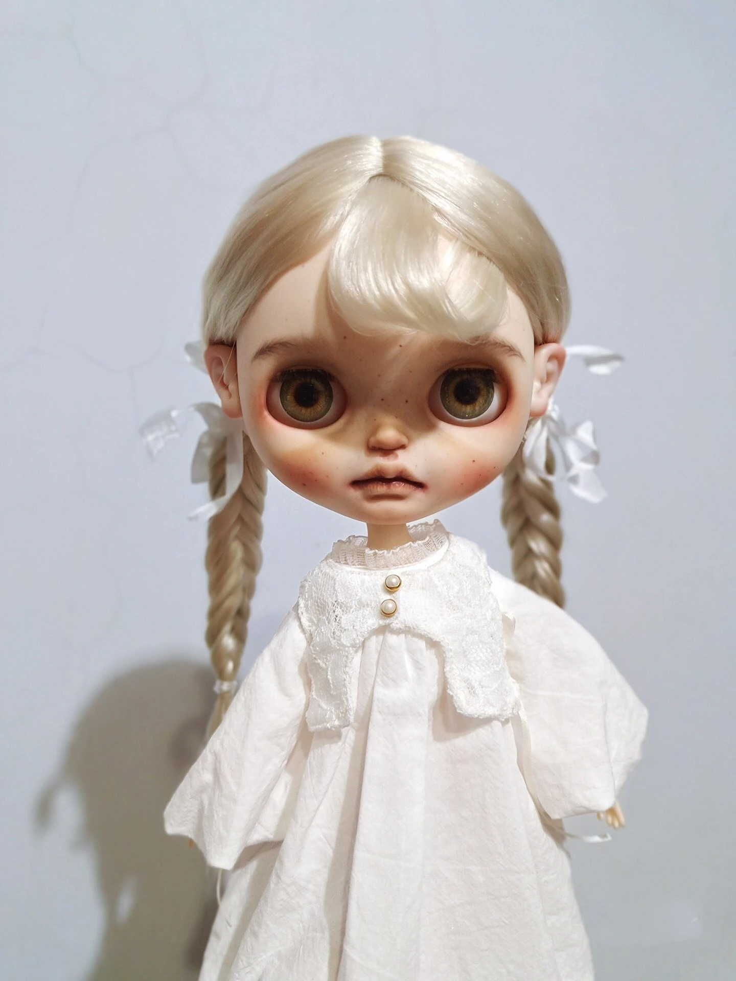 

Dula Doll Wigs for Blythe Qbaby natural Mohair White-gold 9-10 inch head circumstance