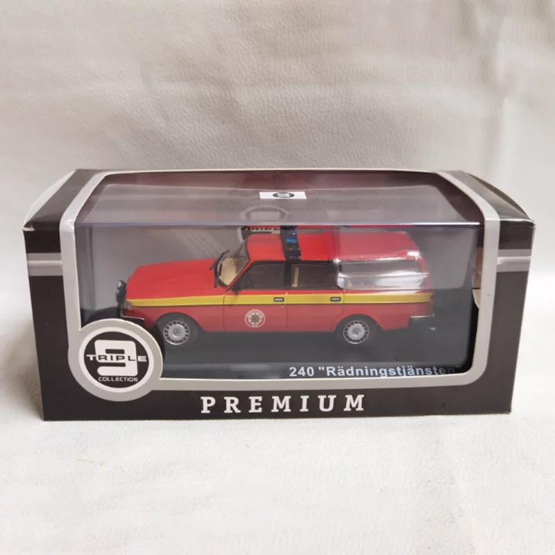 Dreifaches Simulationsautomodell aus Legierung im Maßstab 9 im Maßstab 1:43, statische Sammlung, dekoriertes Weihnachtsgeschenke-Spielzeug