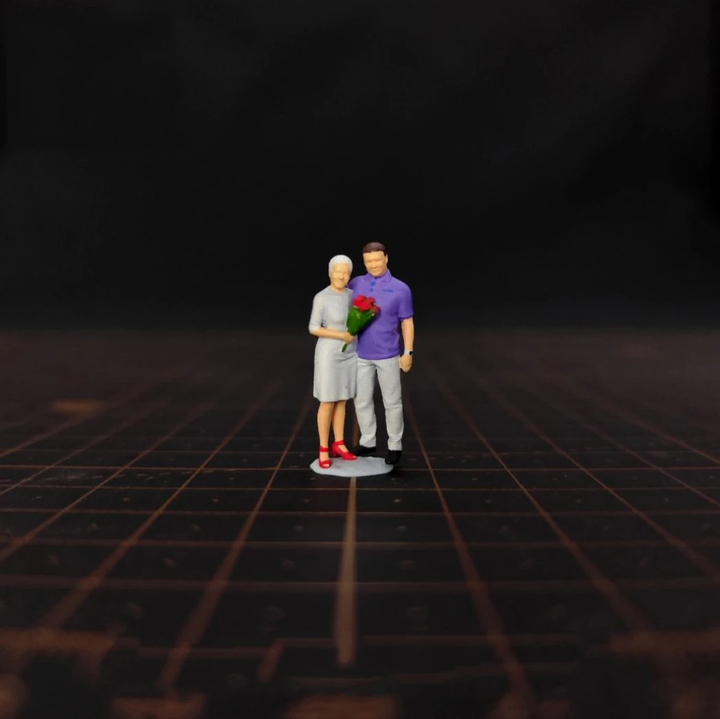 Resin Handmade Painted 1/64 Couple Collection Diorama Figure Model  Miniature Creative Photography Display Collection Decoration