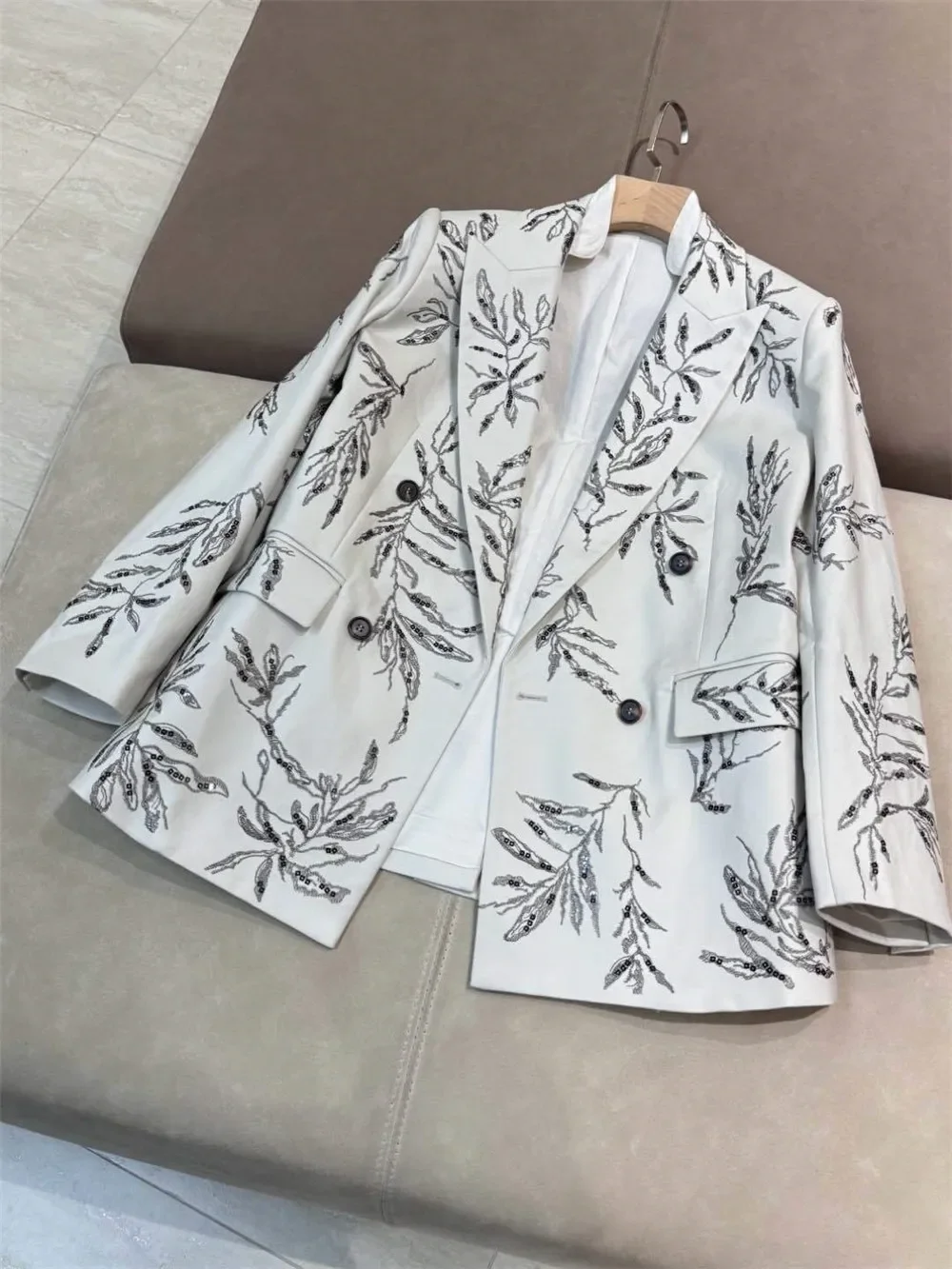 Spring 2025 Women's Straight Suit Jacket Sequined Embroidery Notched Double Breasted Long Sleeve Fashion Female Blazer