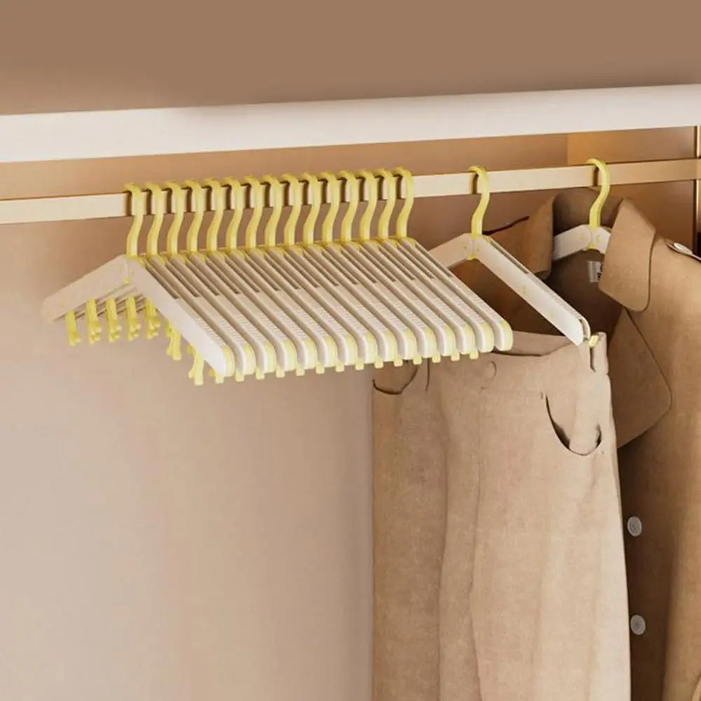 

6Pcs Anti-Slip Foldable Travel Hangers Space Saving Lightweight Clothing Storage Hangers Plastic with Clips