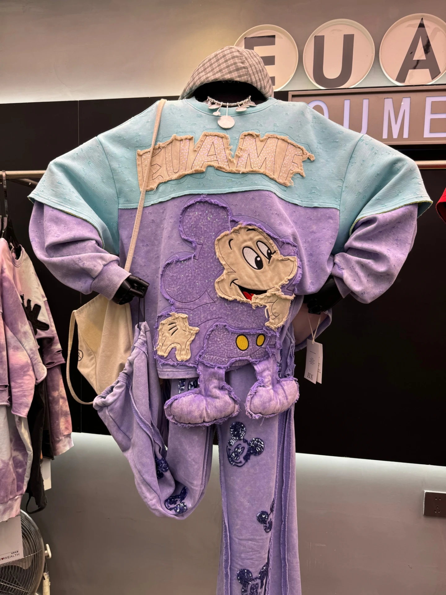 2025 Autumn New Heavy Craft Color Block Cartoon Sweatshirt for Women Loose Versatile 3D Design Round Neck Pullover Top