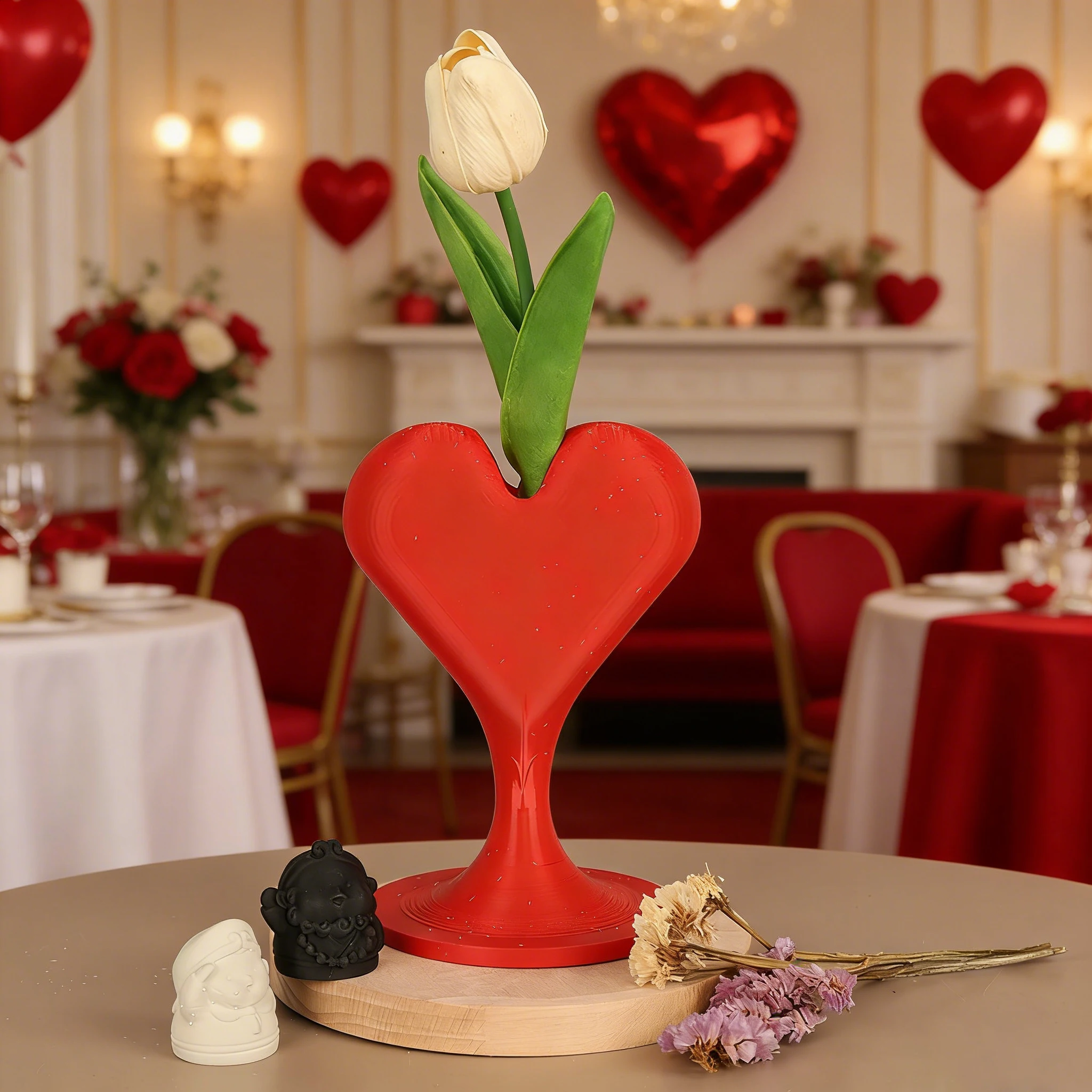 Grenzüberschreitende romantische rote herzförmige kleine dekorative Vase für süße Desktop-Blumendekoration im warmen Stil, Szenario