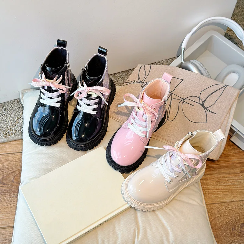 

Сапоги принцессы для девочек с блестящими пайетками, милые детские полусапожки, нескользящие, новинка 2024, модные детские кожаные сапоги, глянцевые, элегантные