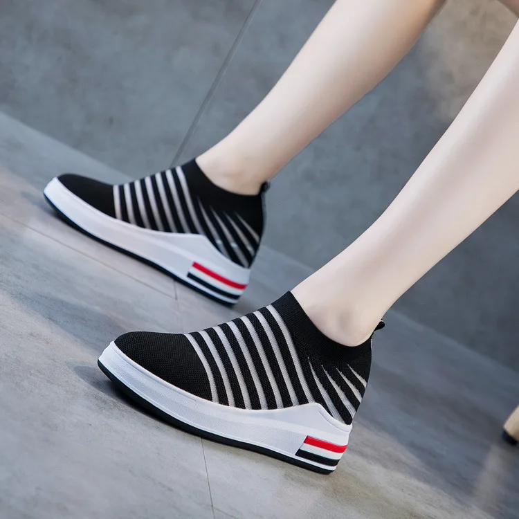 

2026 Spring Summer New Women Shoes Flat Hidden Wedge Flying Woven Mesh Casual Sports Shoes Single Shoes Sandals Simple Fashion