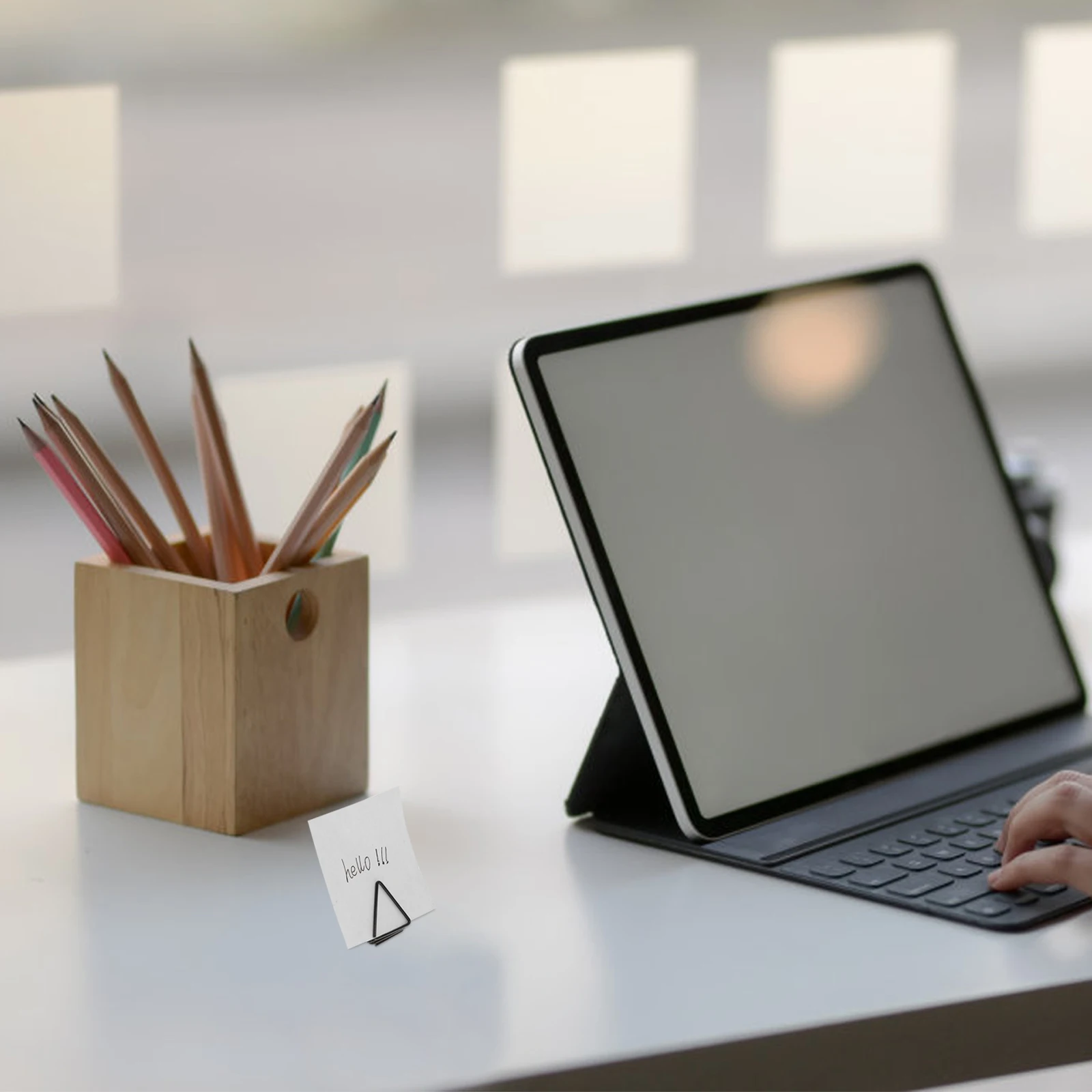 

30 Pcs Triangular Note Holder Triangle Paper Clips Small Cute Shaped Office Decorative