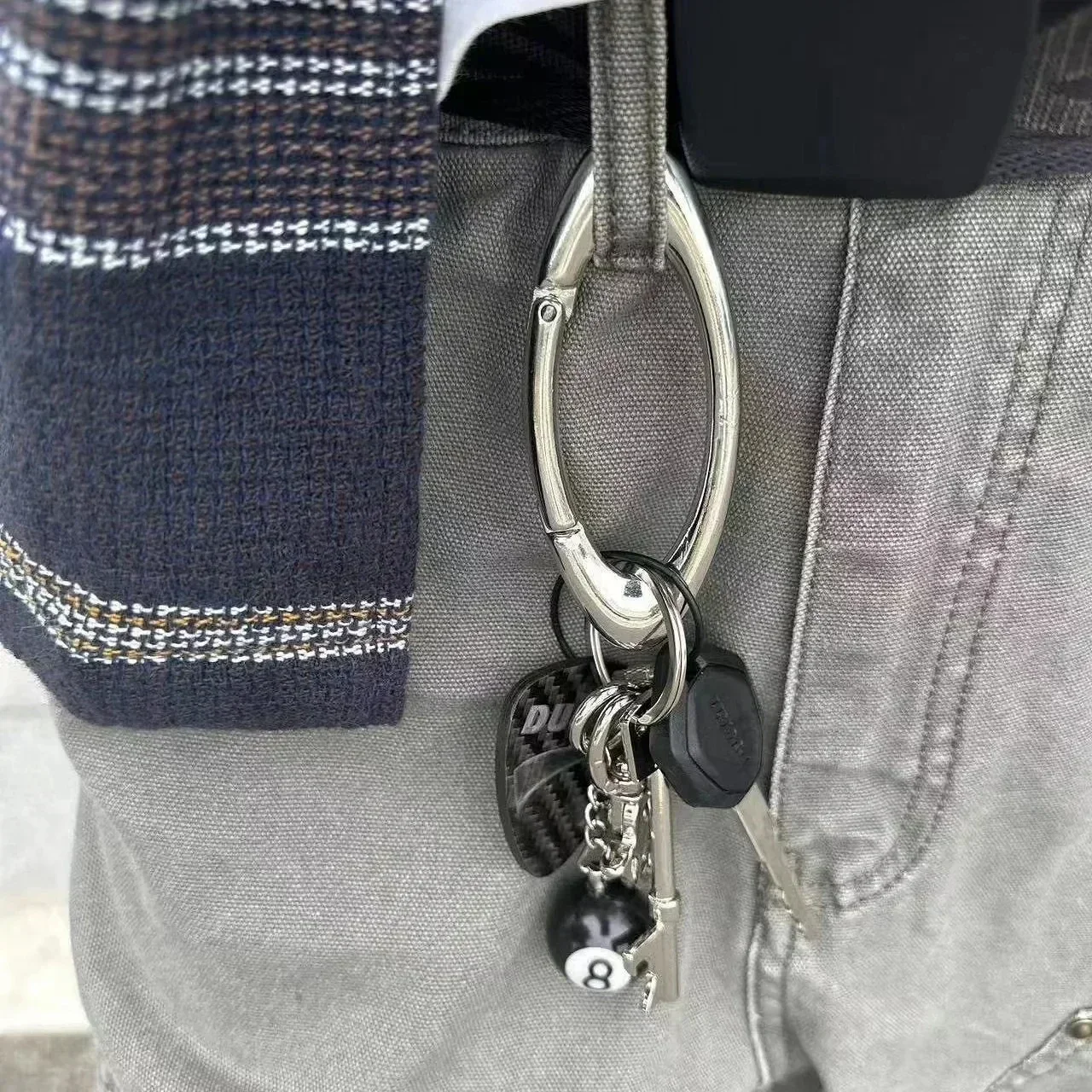 New Unisex Keychain Essential Icon Carabiner Blackout Simplicity Zinc Alloy Oval Solid Belt Buckle Sliver Key Ring Women Men