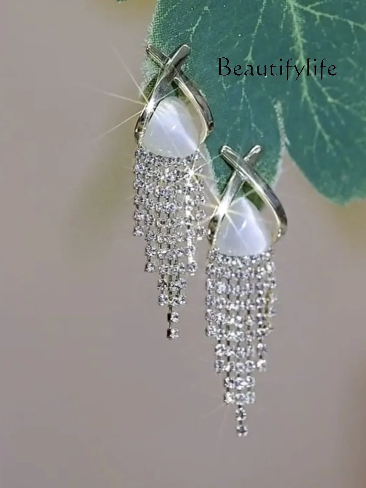 Temperament Versatile Light Luxury Diamond Fringed Earrings Advanced Daily Commuting Exquisite Natural