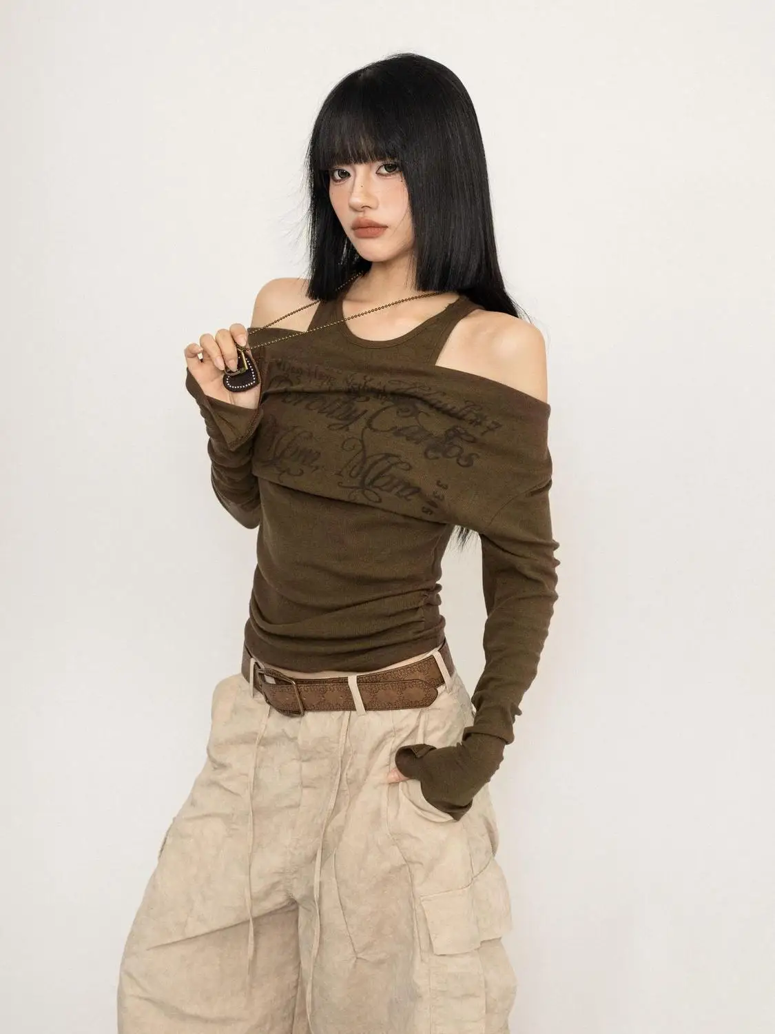 تي شيرت بناتي أمريكي مثير بأكمام طويلة مكون من قطعتين تي شيرت للنساء لخريف Y2K جديد مطبوع عليه حروف الخصر التخسيس بكتف واحد