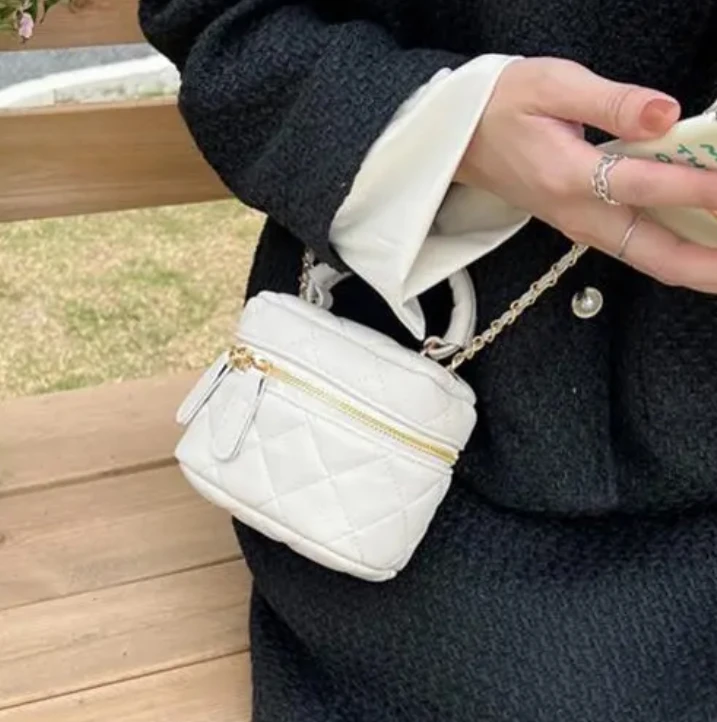 

Универсальная женская стеганая сумка на цепочке с мини-бриллиантами, новинка 2023 года, модная и стильная маленькая сумка через плечо или через плечо