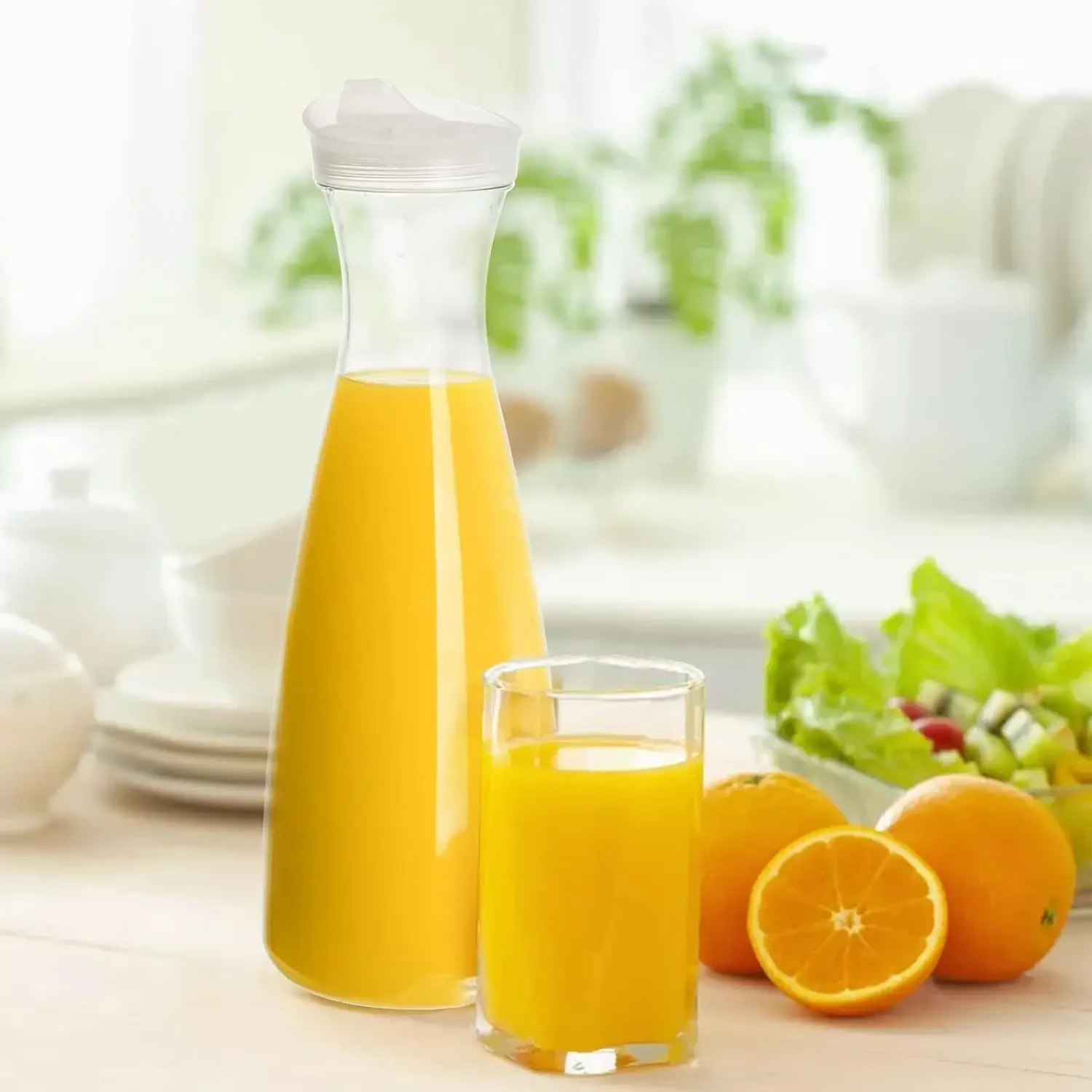 

1pcs Plastic Leak-Proof Clear Beverage Carafe with Flip Top Lid, Narrow Neck for Iced Tea, Powdered Juice, Cold Brew, Lemonade