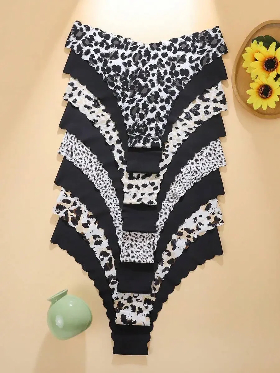 

8pcs Women Seamless Leopard Print And Solid Color Wavy Trim Triangle Panties