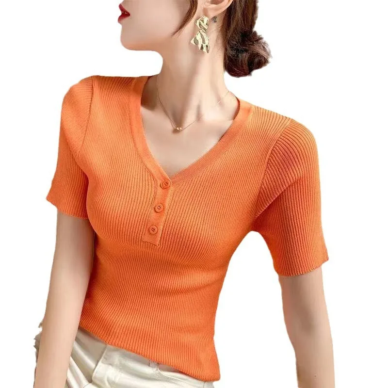 T-shirt estiva stile coreano nuova vestibilità slim in seta di ghiaccio con scollo a V per donna manica corta in maglia sottile base superiore abbigliamento interno versatile