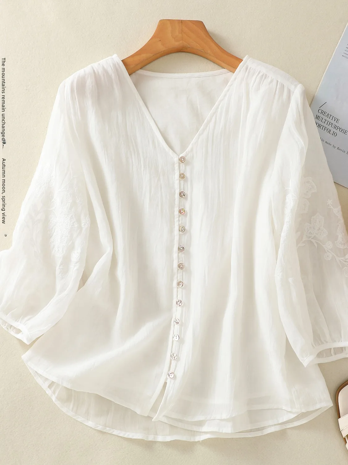 

High-End Korean Japanese Cotton Shirt Women's plus Size Artistic Design Embroidery Casual V-Neck Top Breathable Summer Wear
