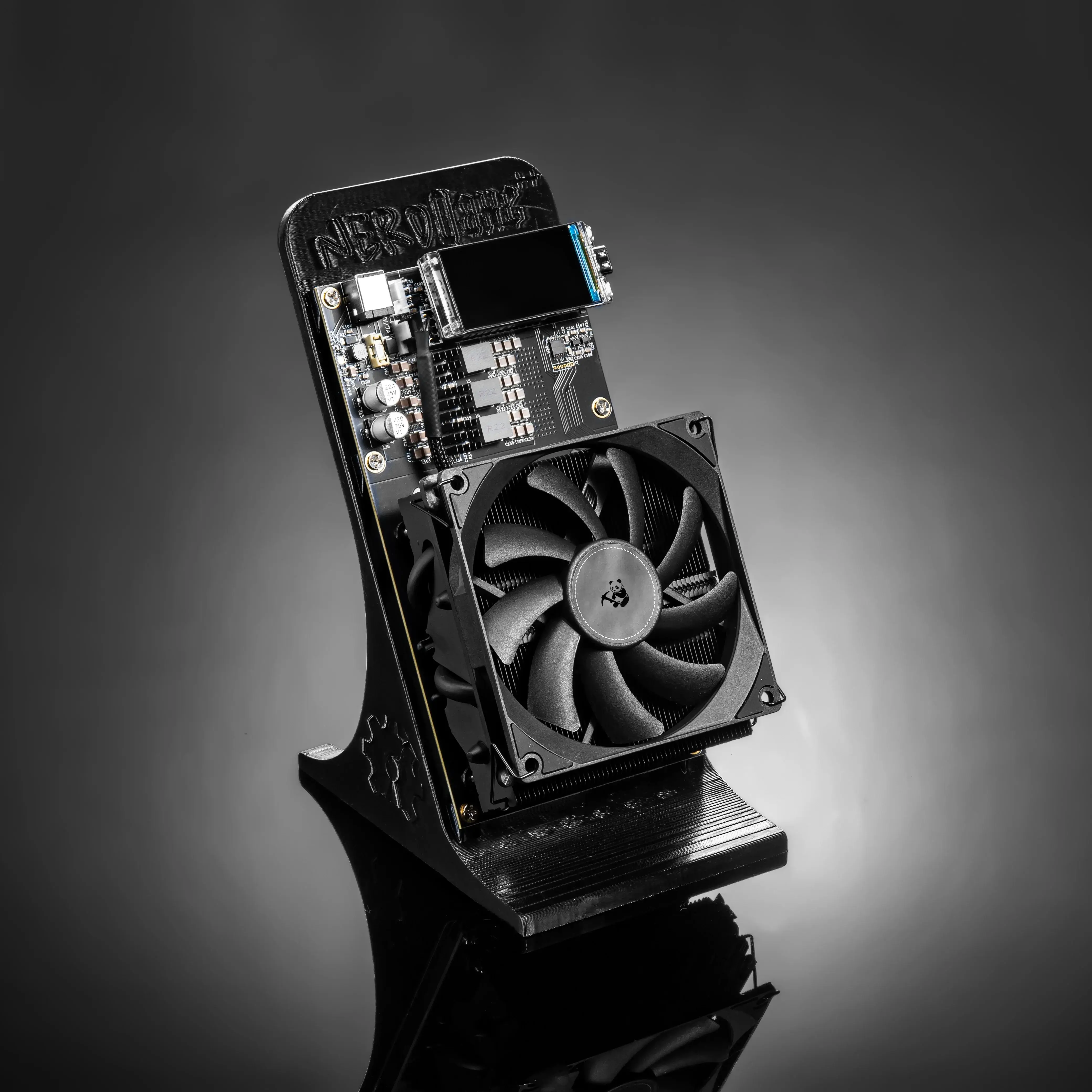 

influencerBitaxe NerdQaxe++ BTC Solo Miner 4,8T-5TH/S 80W 4X BM1370 Чип ASIC с открытым исходным кодом Bitcoin Crypto Miner