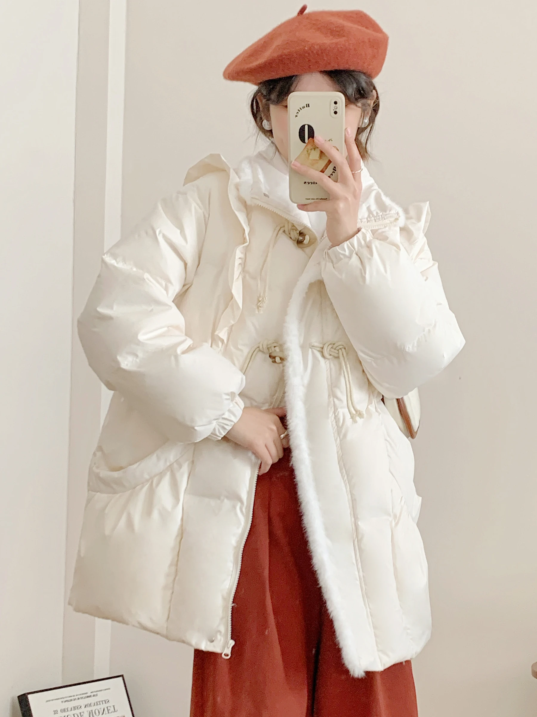 2023 New Style Women's Down Coat, Thick and Warm with Hood, Cute and Sweet White Duck Down Jacket in College Style