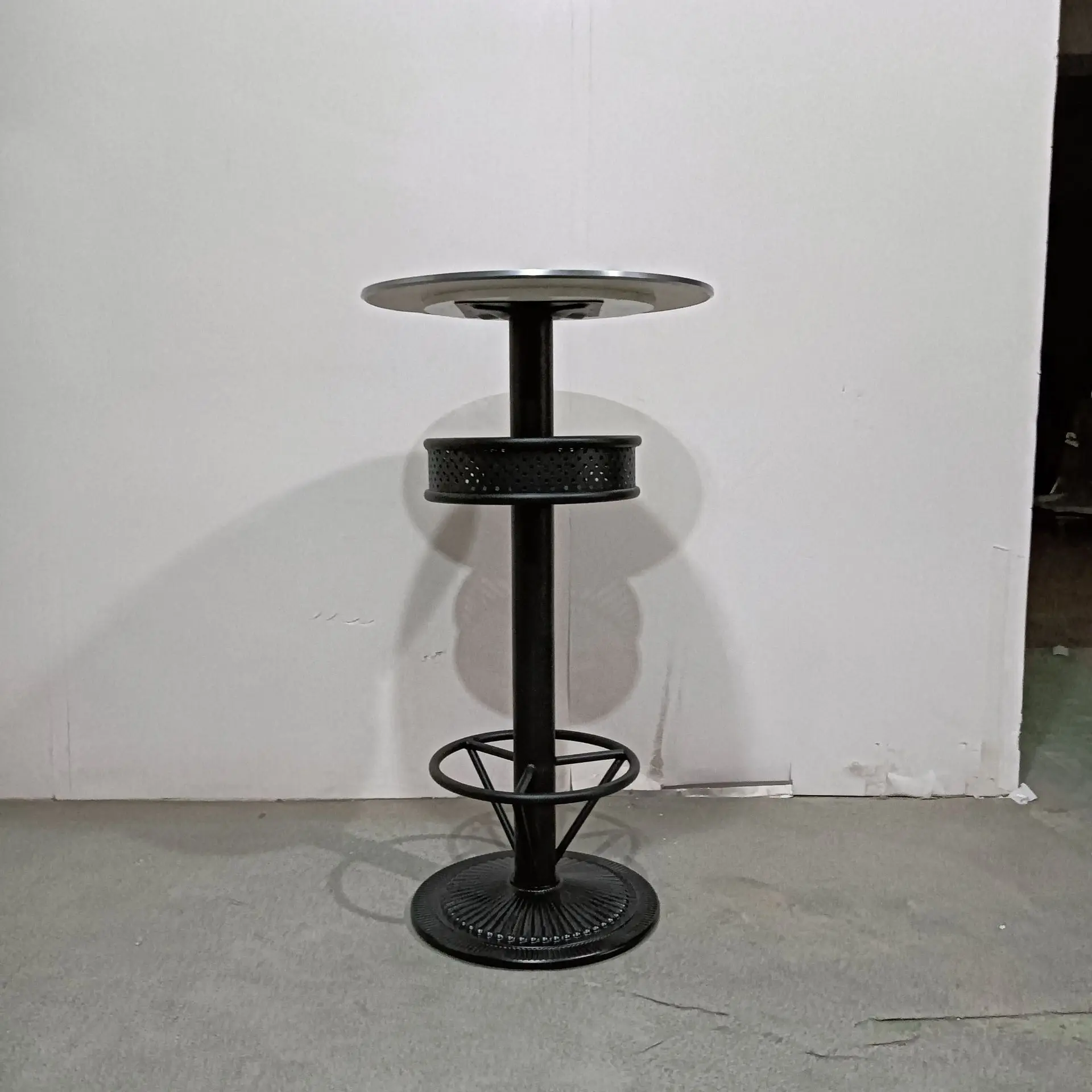 Compacto Versátil Compacto VersátilCadeira de bar personalizável