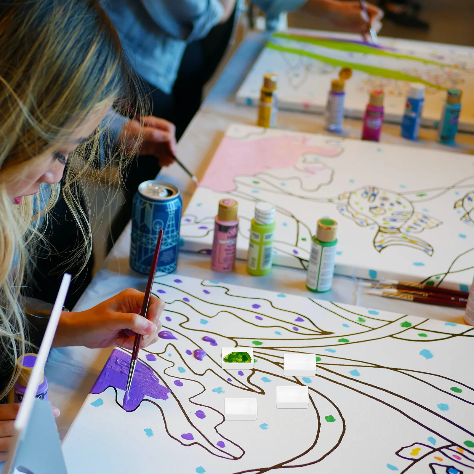 

24Pcs Empty Paint Half Pans Small Silicone Watercolor Palette Tray DIY Storage Mixing Tray Travel Watercolor Paint Set