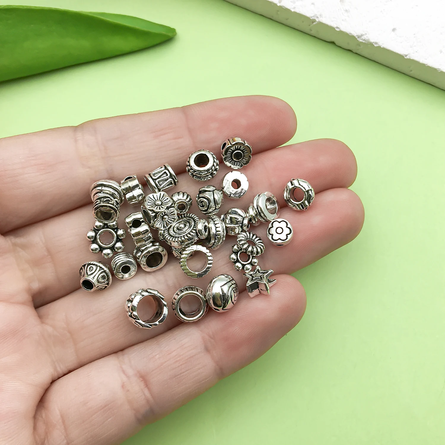 30pcs Alloy Antique Silvery Metal Beads Spacer Beads Loose Beads for DIY Bracelet Necklace Jewelry Making Accessories