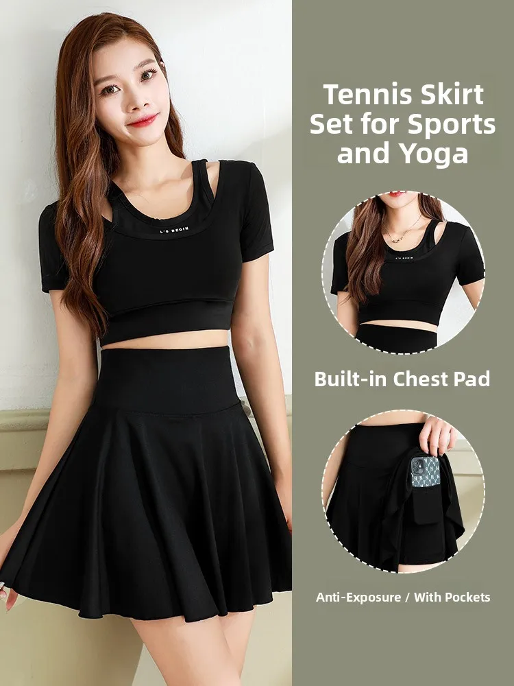 Damski zestaw sportowy: plisowana spódnica, szybkoschnąca odzież letnia do biegania i jogi, nylonowa koszulka z wysokim stanem.