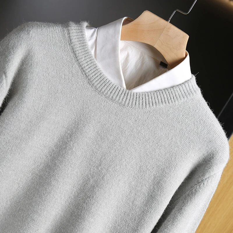 Autumn and Winter New men\'s Round Neck Solid Color Sweater Thickened Loose Bottomed Sweater Pullover Knitted Sweater