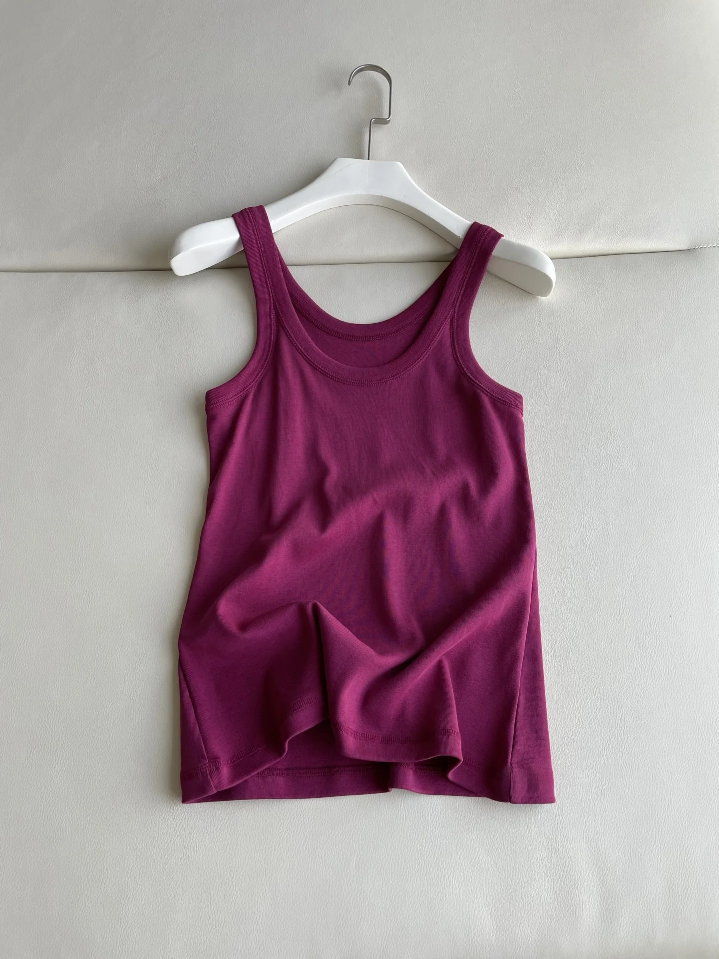 

Модный женский летний жилет без рукавов с круглым вырезом, повседневный базовый слой, высококачественный, цвета драконьего фрукта, для работы и отдыха