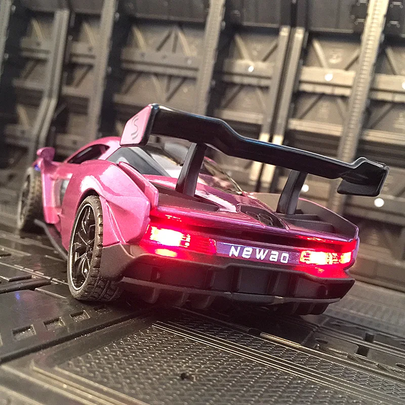 

1/32 McLaren Senna Alloy Sports Car Model doors and the front hood and trunk door can be opened has sound and lighting