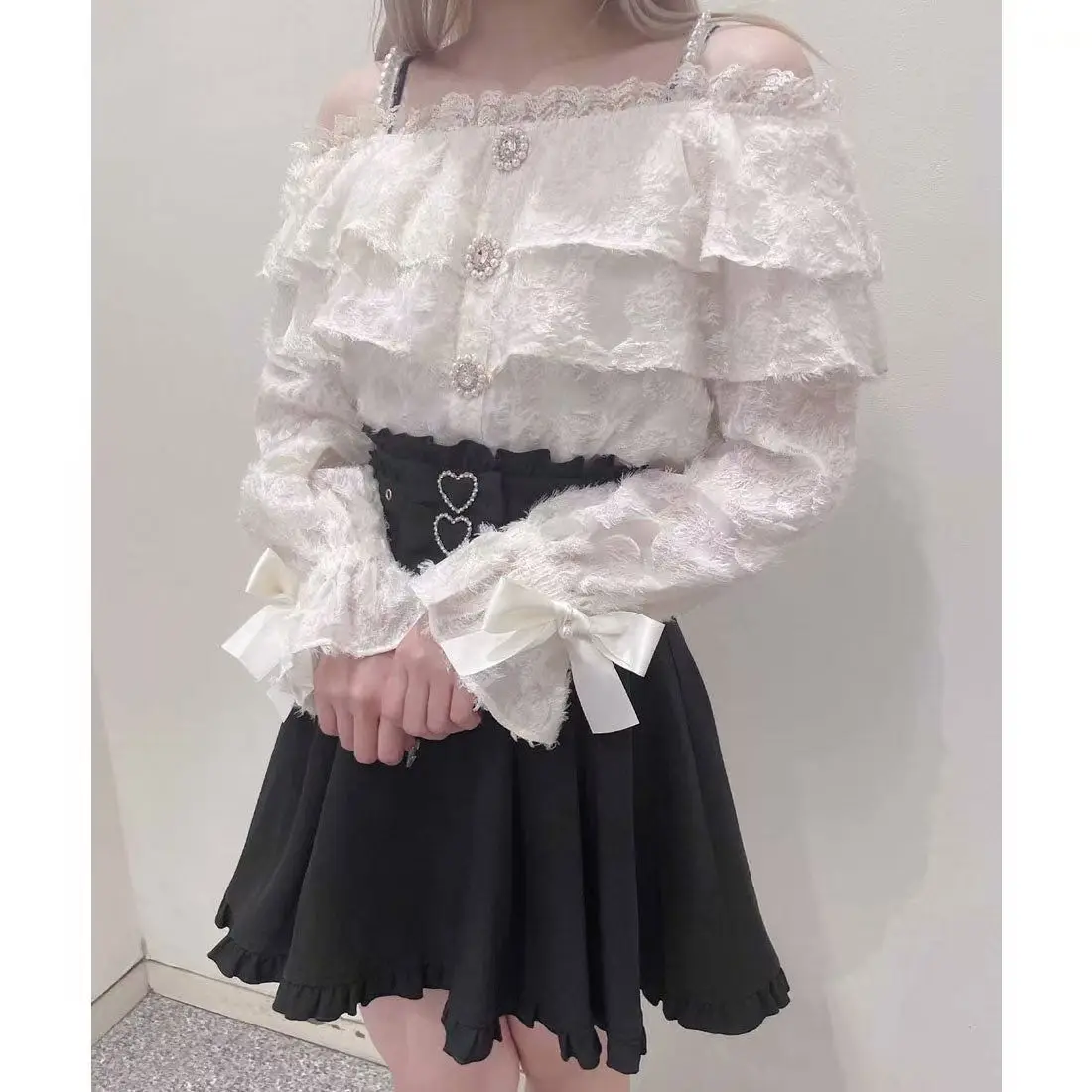 

Пуловер с разрезом на шее, тонкая офисная женская рубашка, сексуальное Pure Desire, повседневные блузки с расклешенными рукавами, японский жемчужный слинг, блузки с открытыми плечами