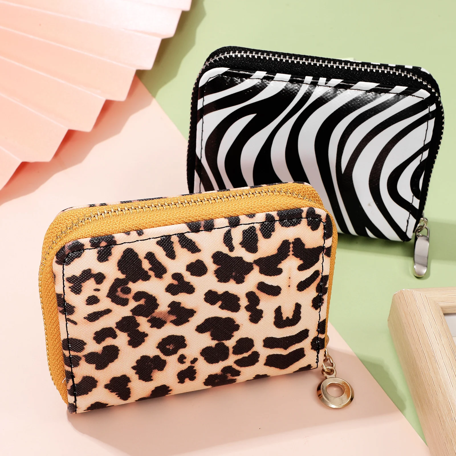 2 Stück Geldbörse mit Leopardenmuster, Mini-Geldbörse mit Reißverschluss, klein, tragbar, multifunktional, PU-Kartenhalter, Wechseltasche für Damen