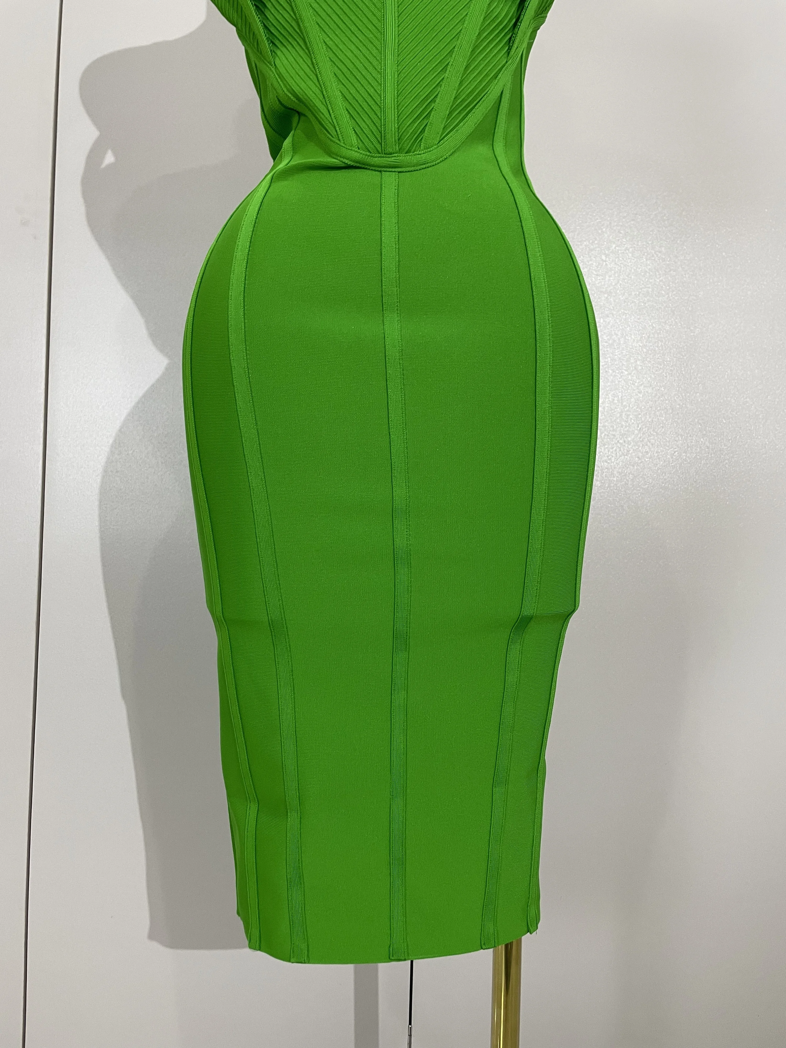 2025 المرأة مثير الأخضر بلا أكمام الرسن ميدي Bodycon ضمادة فستان المشاهير أنيقة مساء نادي حفلة فاخرة فستان عيد ميلاد #6