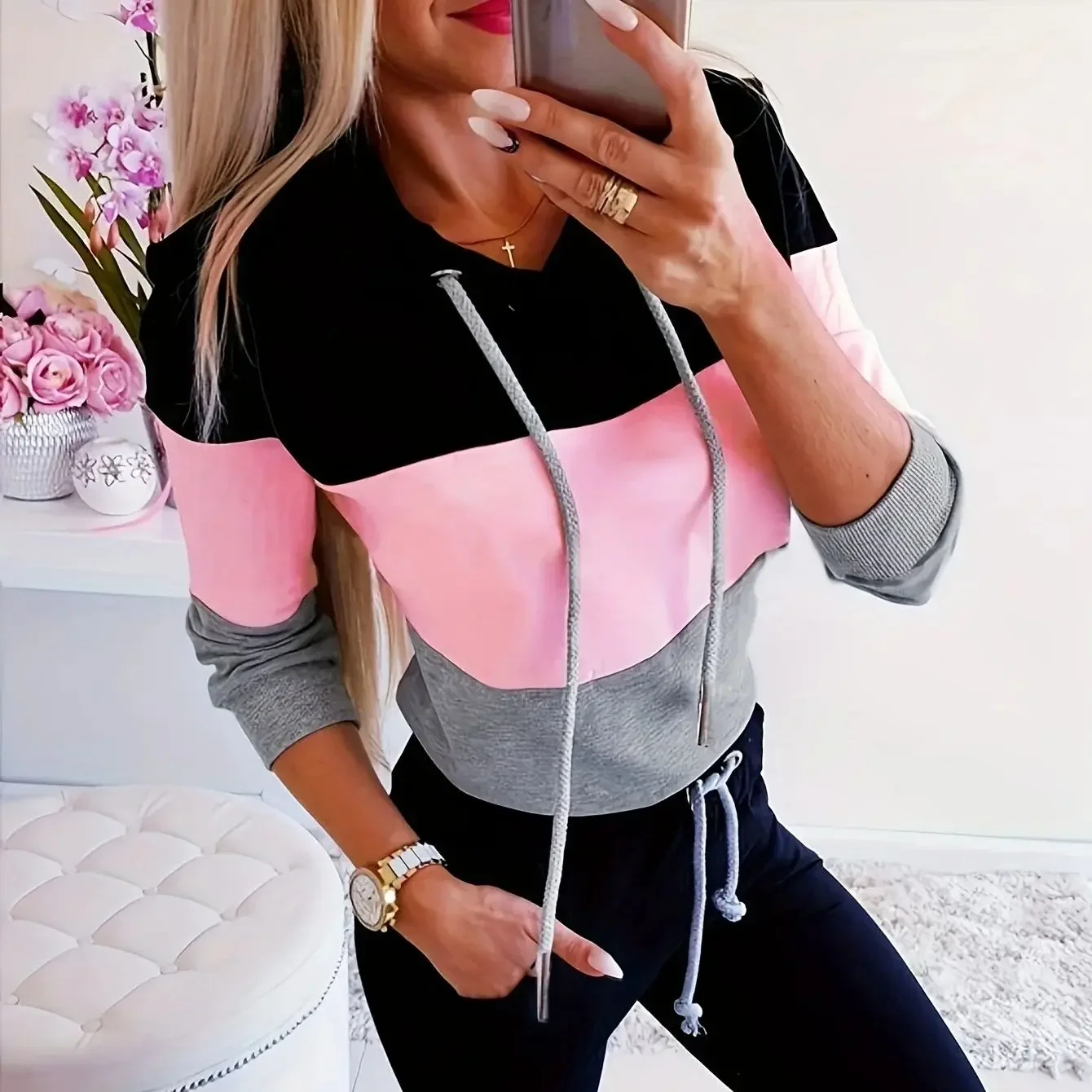 2024 Hot Europe and the United States Quick-selling T-shirt Sexy Color Combination Cap Features Loose Long-sleeved Shirt