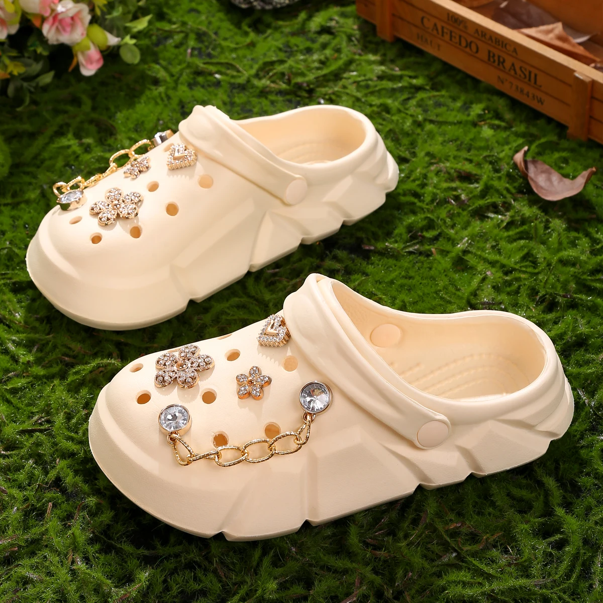 Zapatillas impermeables a la moda, sandalias para niños, zapatos de verano para exteriores, zapatos de suela blanda para jardín, zuecos de enfermería para interiores, sandalias