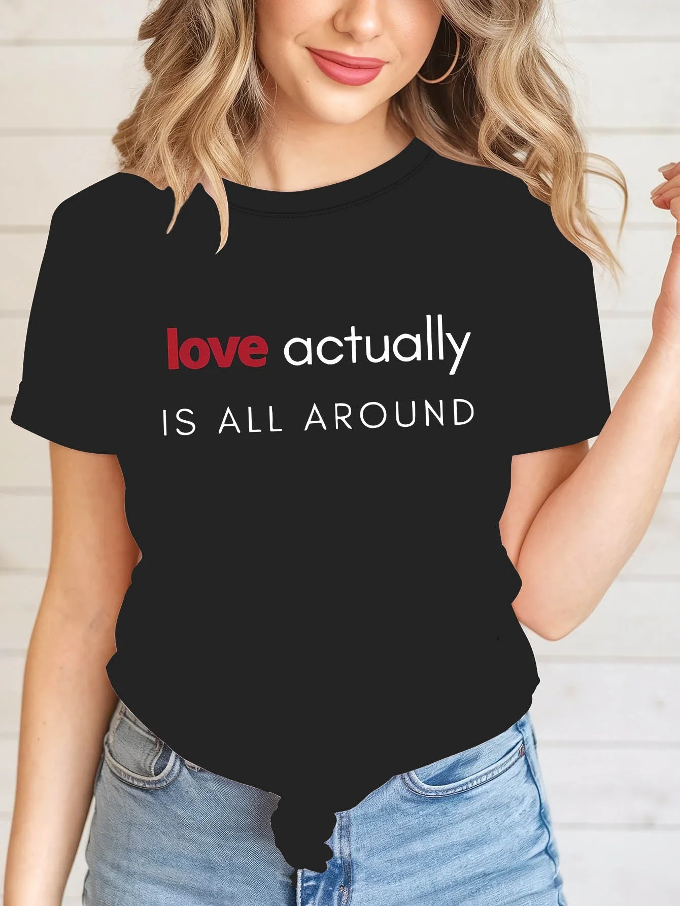Damen-Kurzarm-T-Shirt Love Actually IS ALL AROUND Buchstabendruck Lässiges, täglich tailliertes Komfort-T-Shirt für Sommer und Frühling