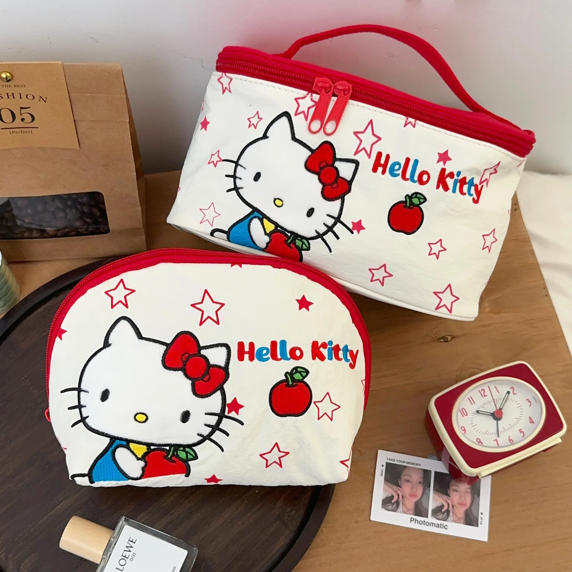 Large-capacity, stylish portable toiletry bag, portable cosmetic storage bag for travel, new embroidered cat makeup bag