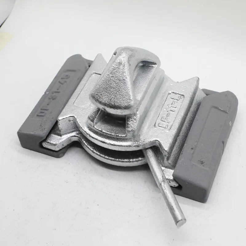 45 degree dovetail bottom container fastener container bottom lock baseplate