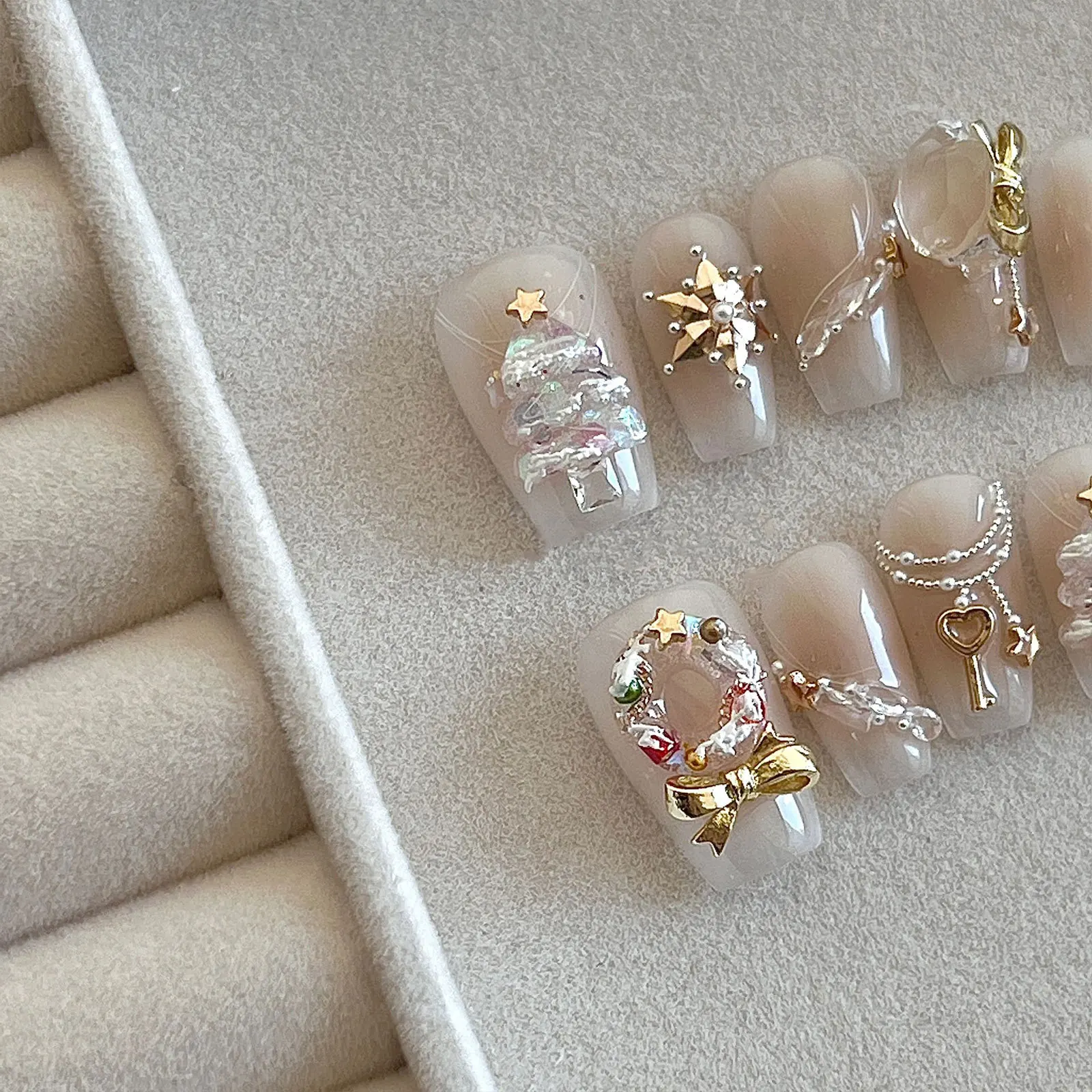 رائعة Bowknot اللؤلؤ الشريط حجر الراين ربطة القوس فيونكة الذهب الفضة سبائك معدنية شيك مسمار الفن زينة سحر مانيكير اكسسوارات