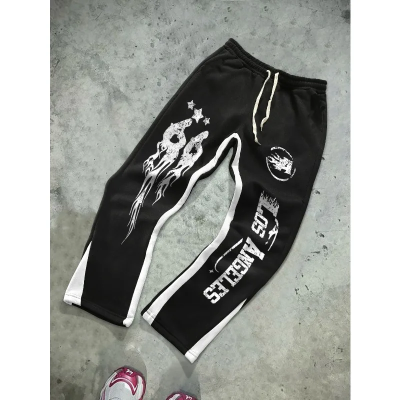 Slightly camping hip-hop pants with high St Graffiti lace, featuring contrasting prints from American autumn/winter fashion bran