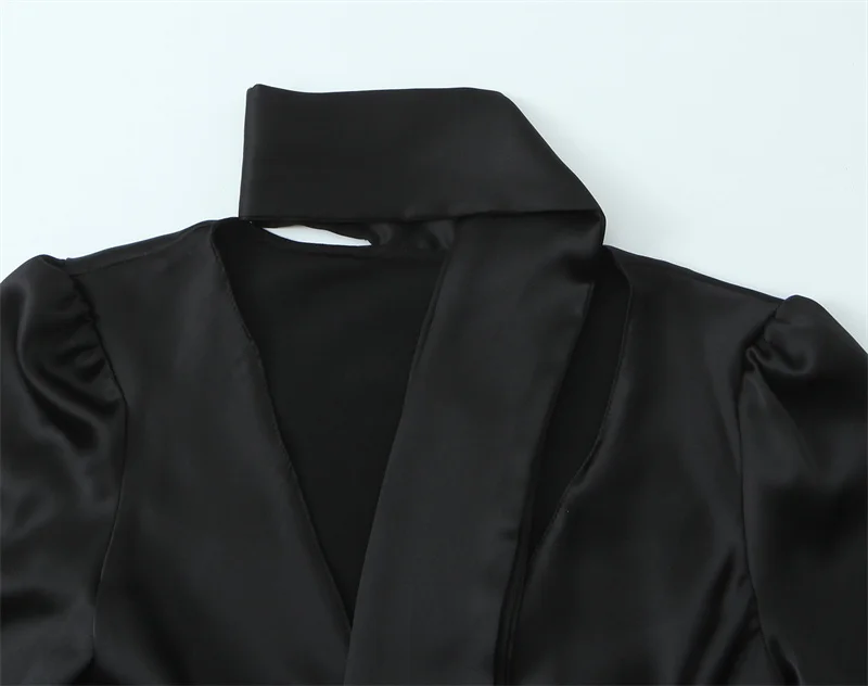 قميص نسائي 2025 خريف جديد وصول أسود طويل الأكمام الساتان الملمس مثير الخامس الرقبة قميص مع وشاح الديكور أنيقة #3