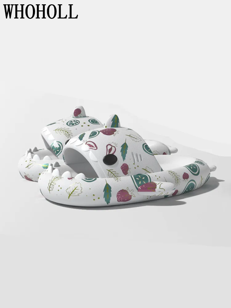 Zapatillas de tiburón con fruta para mujer, chanclas antideslizantes de 4cm de grosor para el hogar, verano, 2022