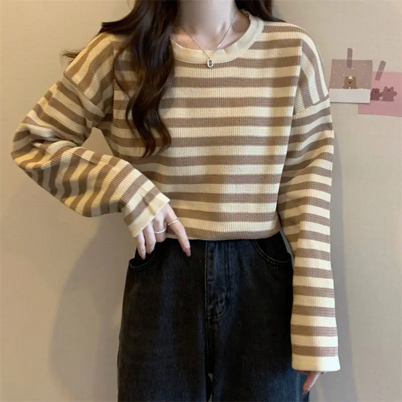 2024 Black Top for Women Off White Tshirt Striped Clothing Loose Red Woman T-shirt Korean Fashion New Arrivals Funny Kpop In Tee