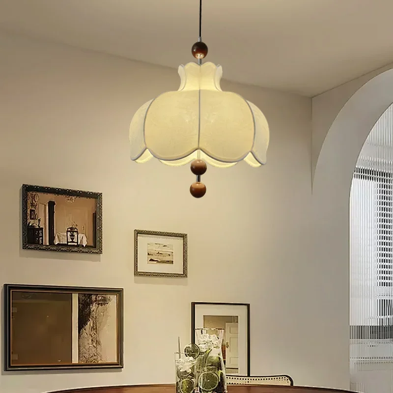 French Retro Wooden Pendant Light Petal Printing Fabric Hanging Lamp Medieval Living Room Bedroom Restaurant Kitchen Chandelier