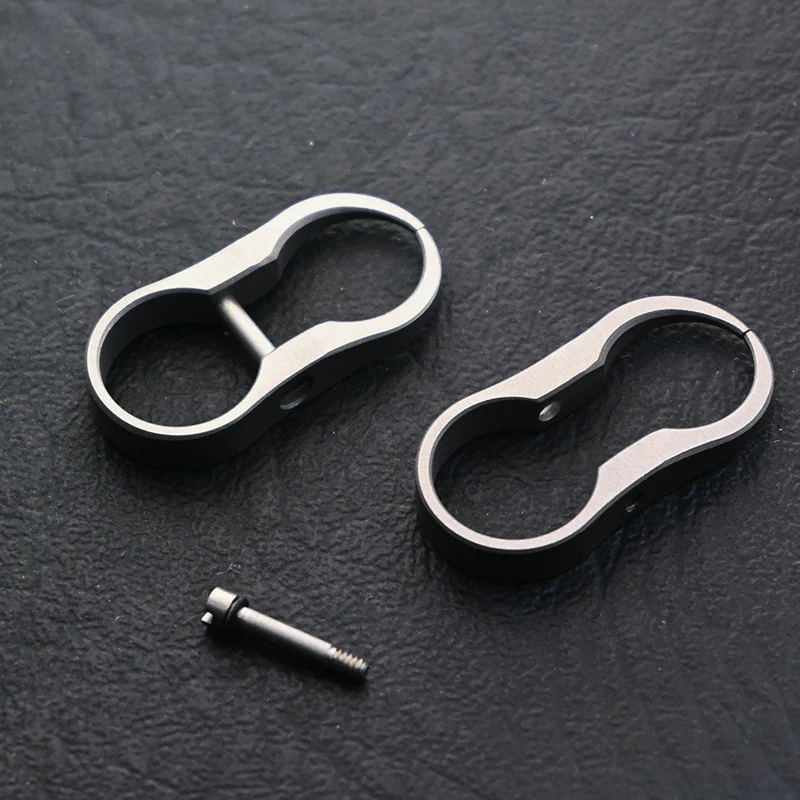 Titanium Alloy Horseshoe Buckle Keychain Connector–Ultralight Melon Seed Hook With Detachable Screw Lock for EDC Key Accessories