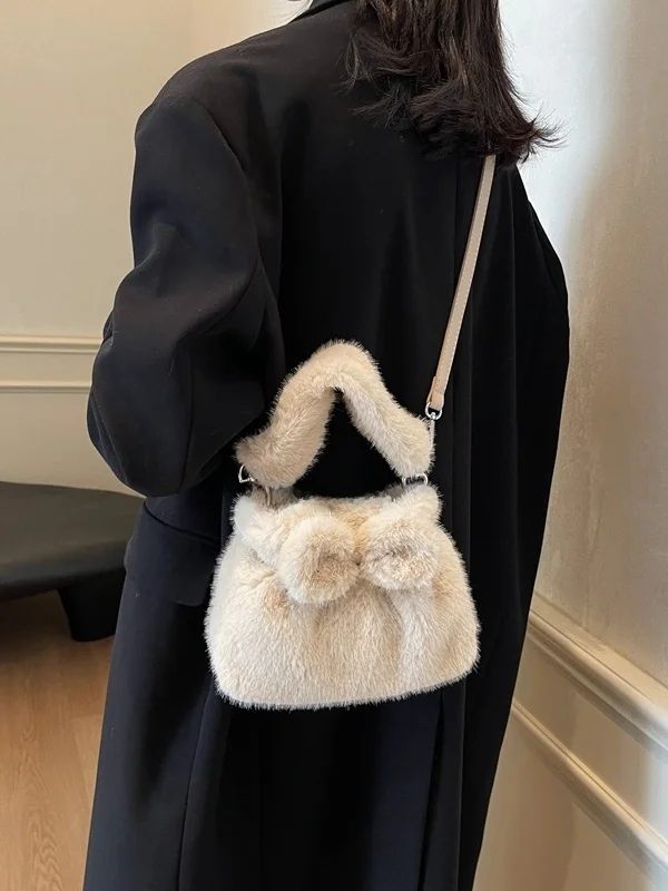 Faionable Versatile Spring 2026 Red Heron Bird Handbag Chic Casual Furry Personali High-End Sensation Leisure Tote Bag