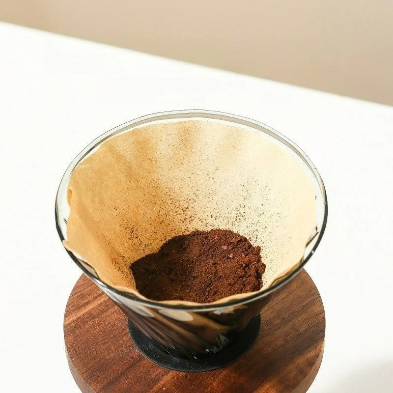 V-shaped Coffee Filter Paper Food Grade Cone Drip Hand Brewed Coffee Disposable Filter Paper Raw Wood Pulp